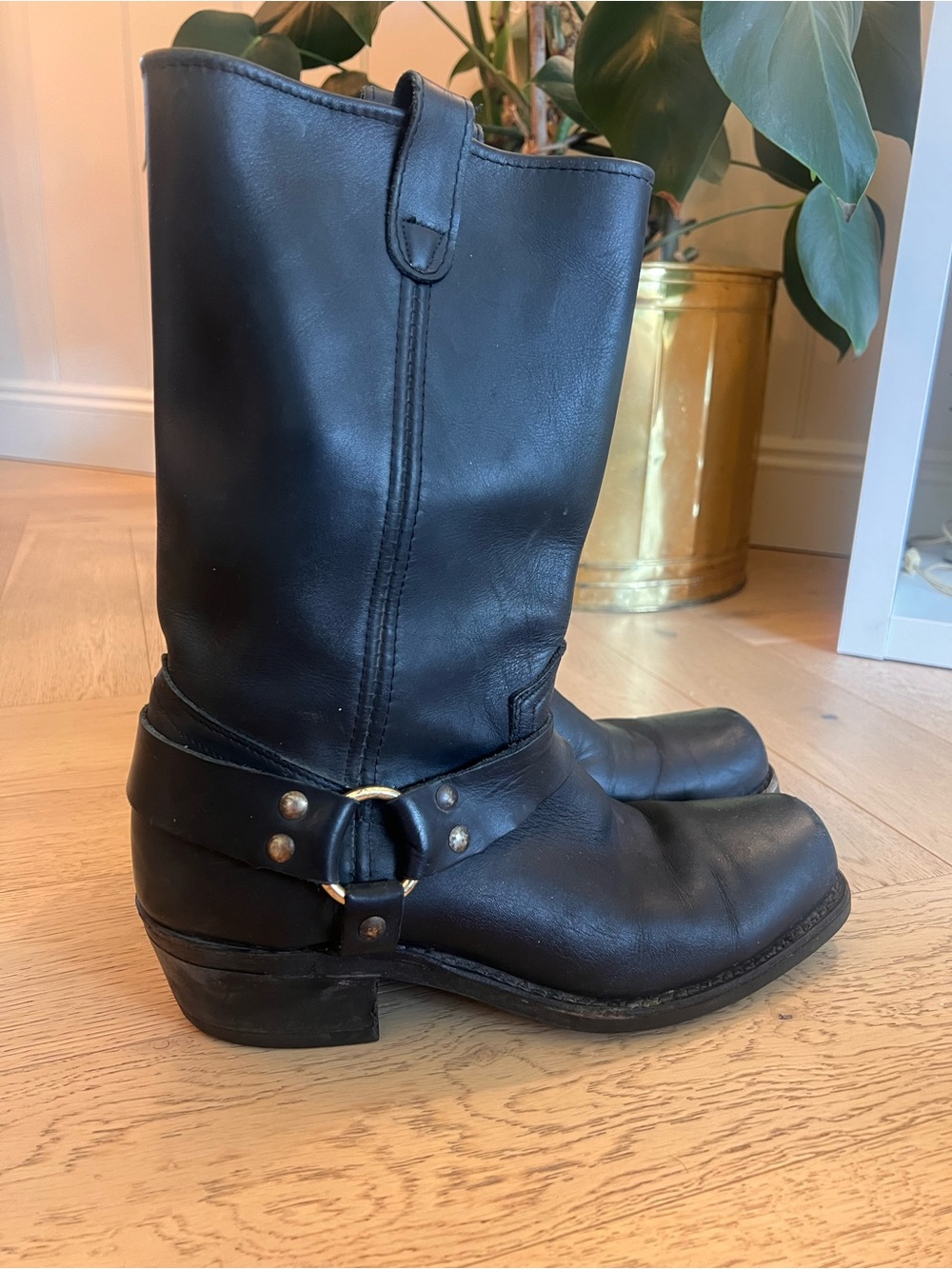 Classic Black Leather Motorcycle Boots - Men